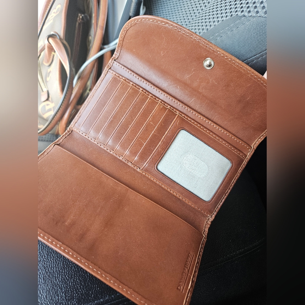D&B Wallet - Picture 2 of 3